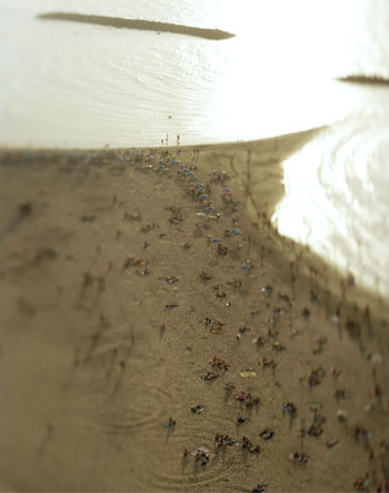 Miklos Gaál, Sunday Afternoon, 2003, C-print, 54.3 x 43.3 inches (138 x 110 cm), Copyright the artist and courtesy of Herrmann & Wagner (Berlin, Germany)